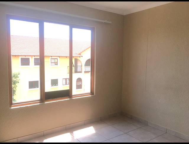 2 BEDROOM APARTMENT FOR SALE IN SUNDOWNER